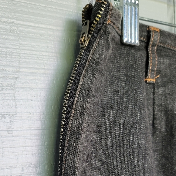 Ann Taylor Stretch Denim Black Mini Skirt. Size 8 - Picture 3 of 5